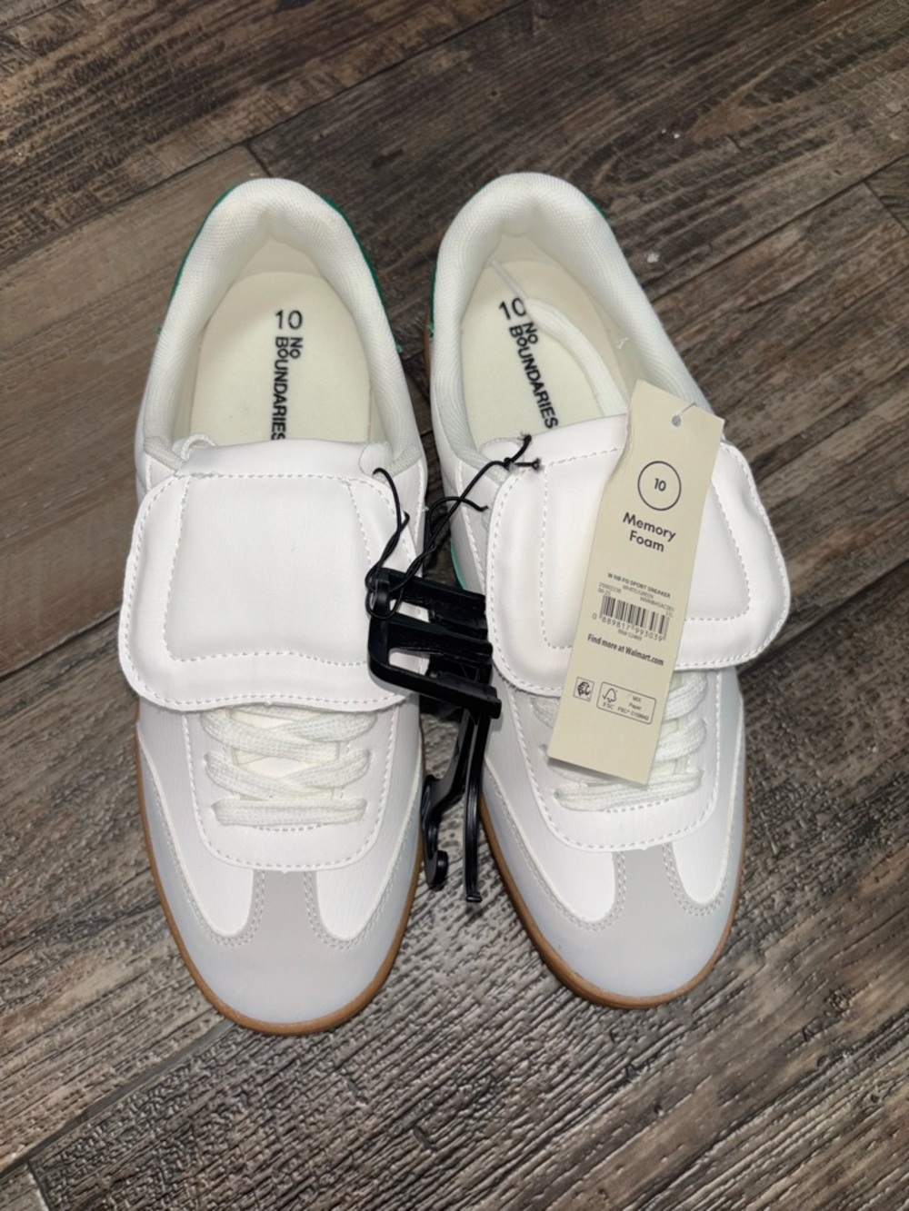 No Boundaries White Sneakers with Gum Sole and Green Trim